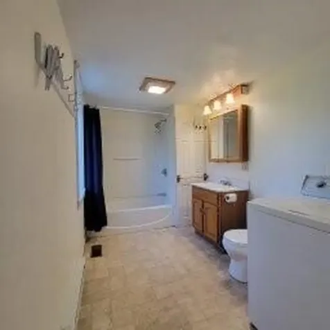 14 Arab Road Lee ME 04455