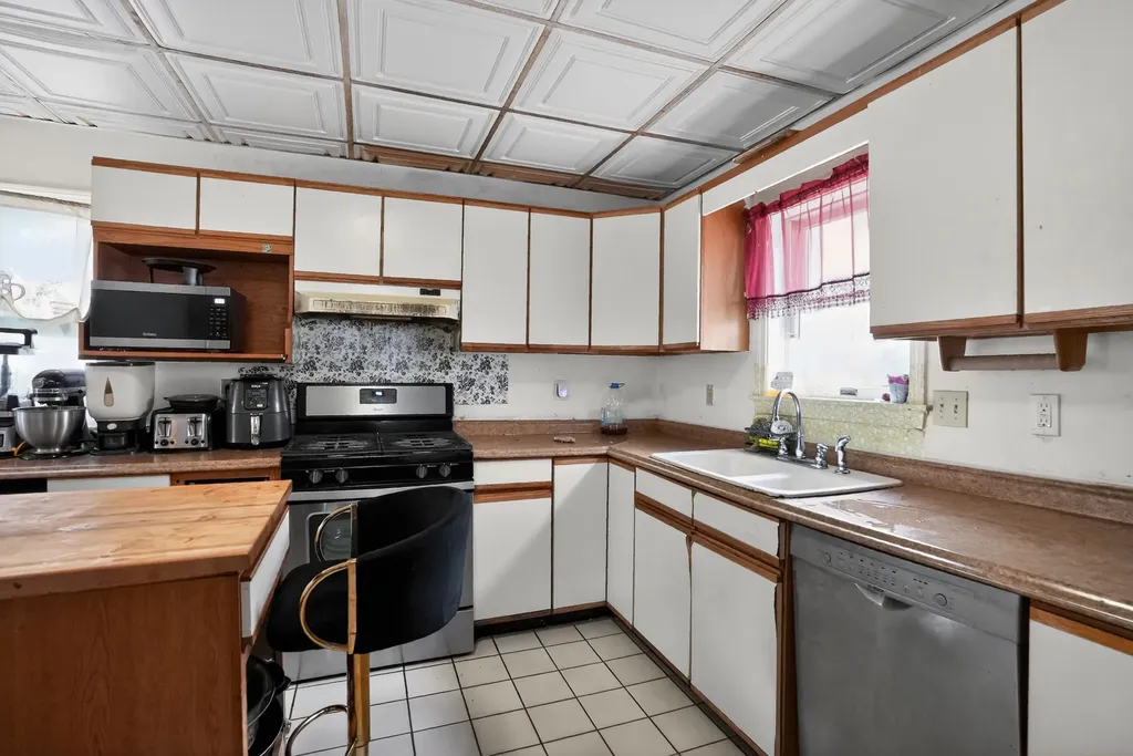 60 Orchard Street Auburn ME 04210