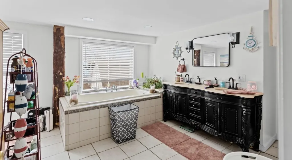 305 Gray Road Windham ME 04062