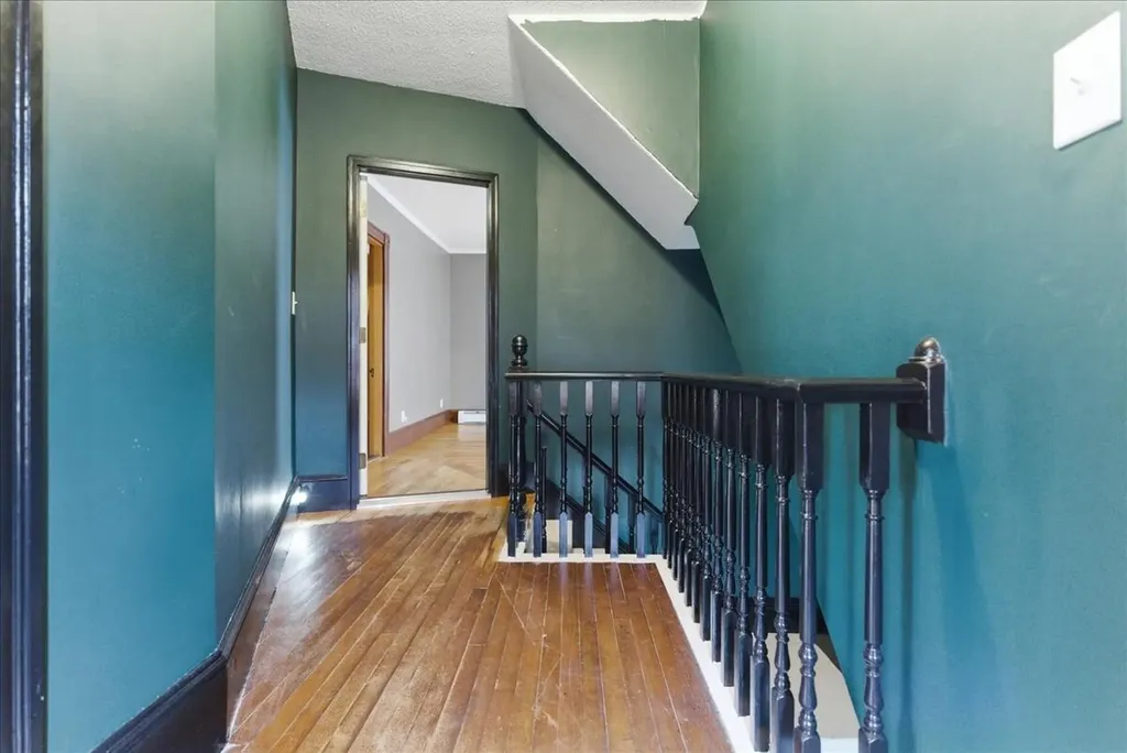 9 Harlow Hill Road Mexico ME 04257
