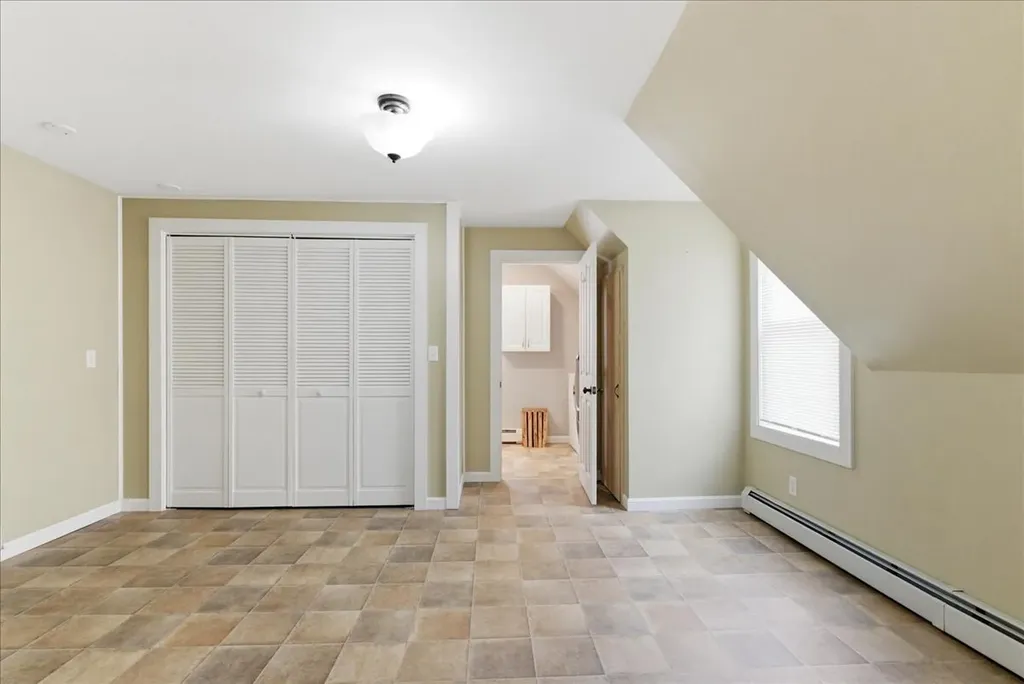 9 Harlow Hill Road Mexico ME 04257