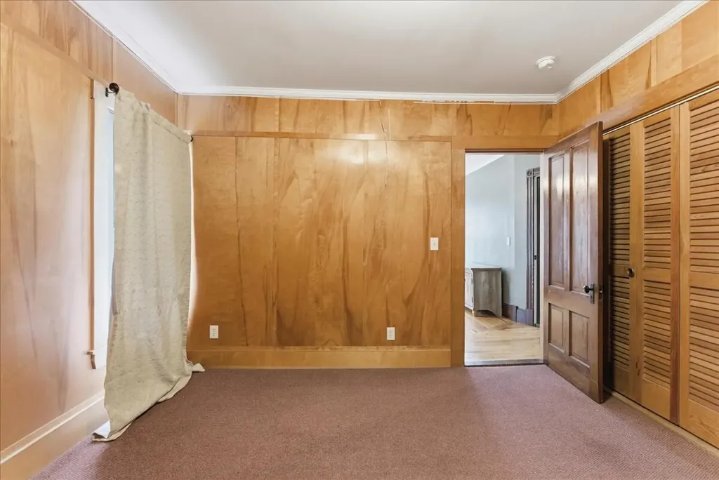 9 Harlow Hill Road Mexico ME 04257