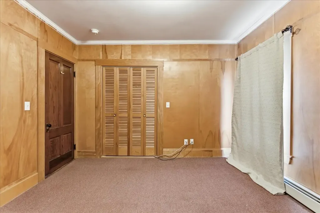9 Harlow Hill Road Mexico ME 04257
