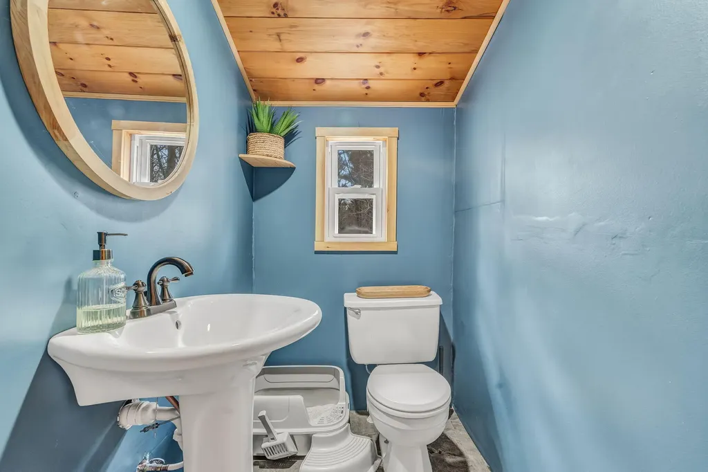 329 Bean Road Mount Vernon ME 04352