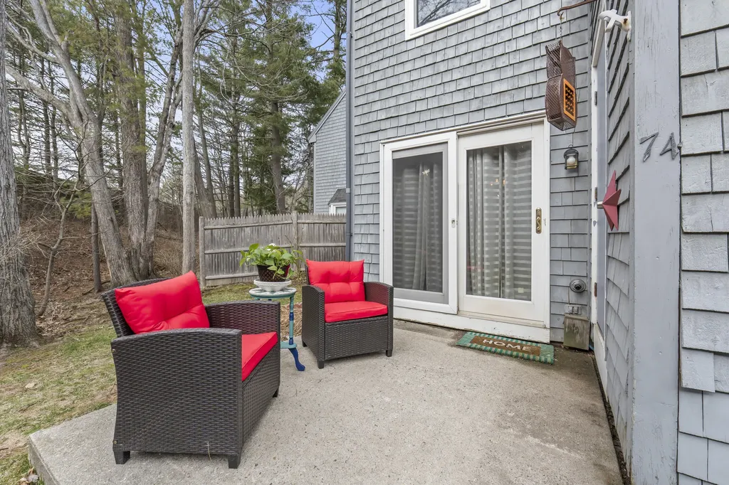 74 Munroe Lane Topsham ME 04086