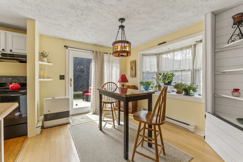 74 Munroe Lane Topsham ME 04086