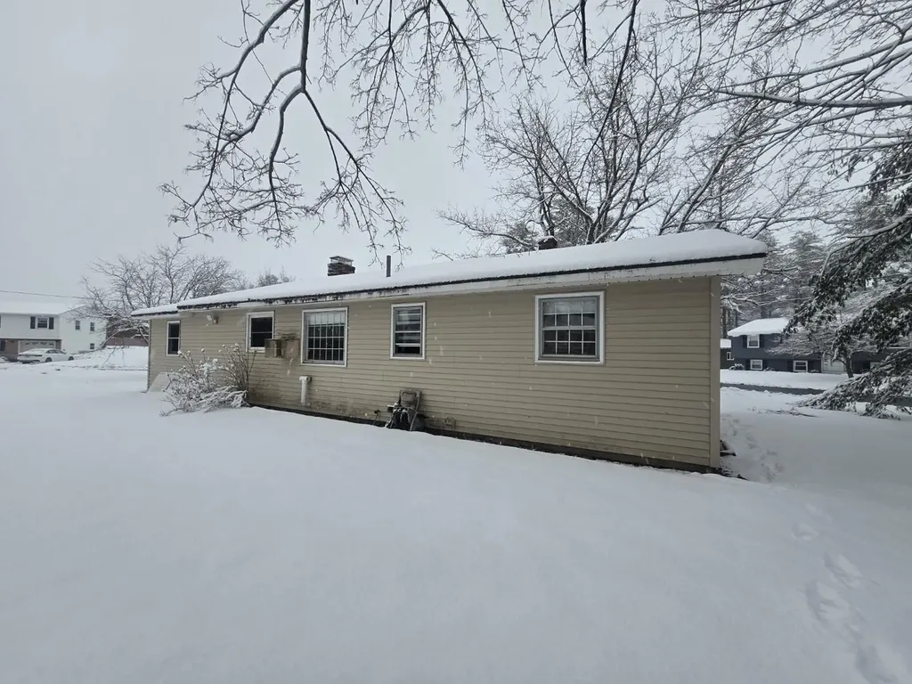 29 Hutchinson Drive Augusta ME 04330