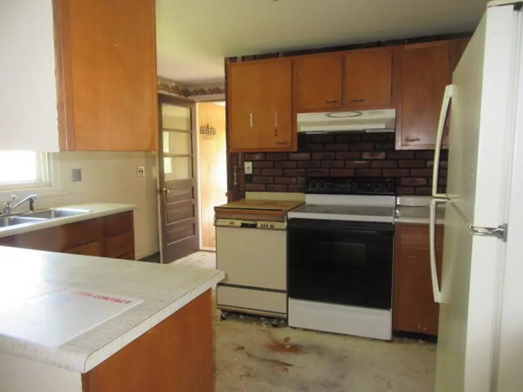 29 Hutchinson Drive Augusta ME 04330