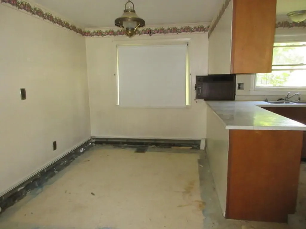 29 Hutchinson Drive Augusta ME 04330