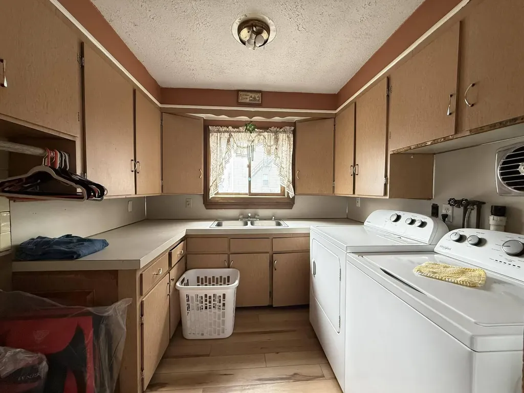 7 Bates Street Sanford ME 04073