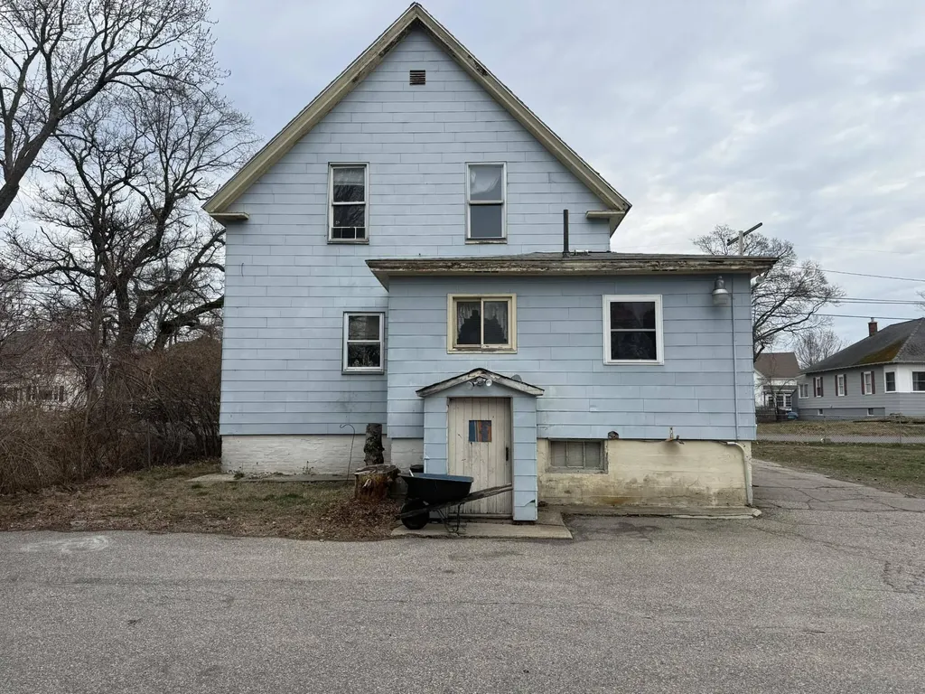 7 Bates Street Sanford ME 04073