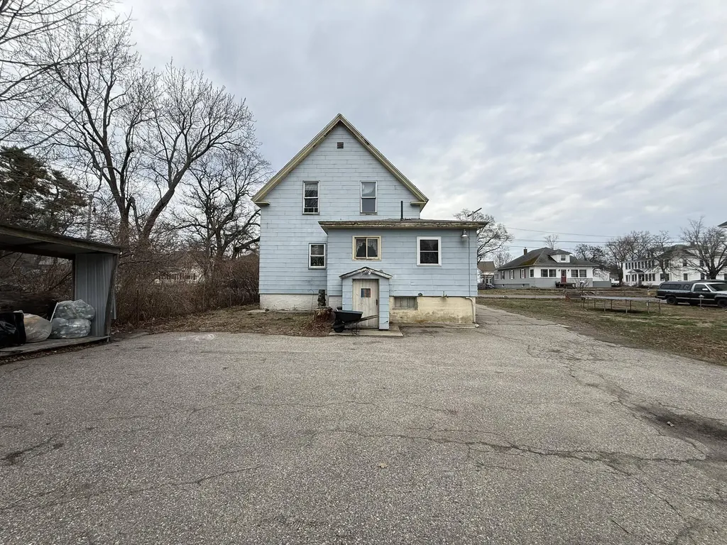 7 Bates Street Sanford ME 04073
