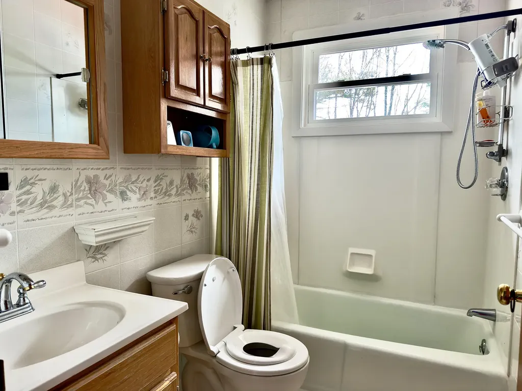 21 Mitchell Street Lewiston ME 04240