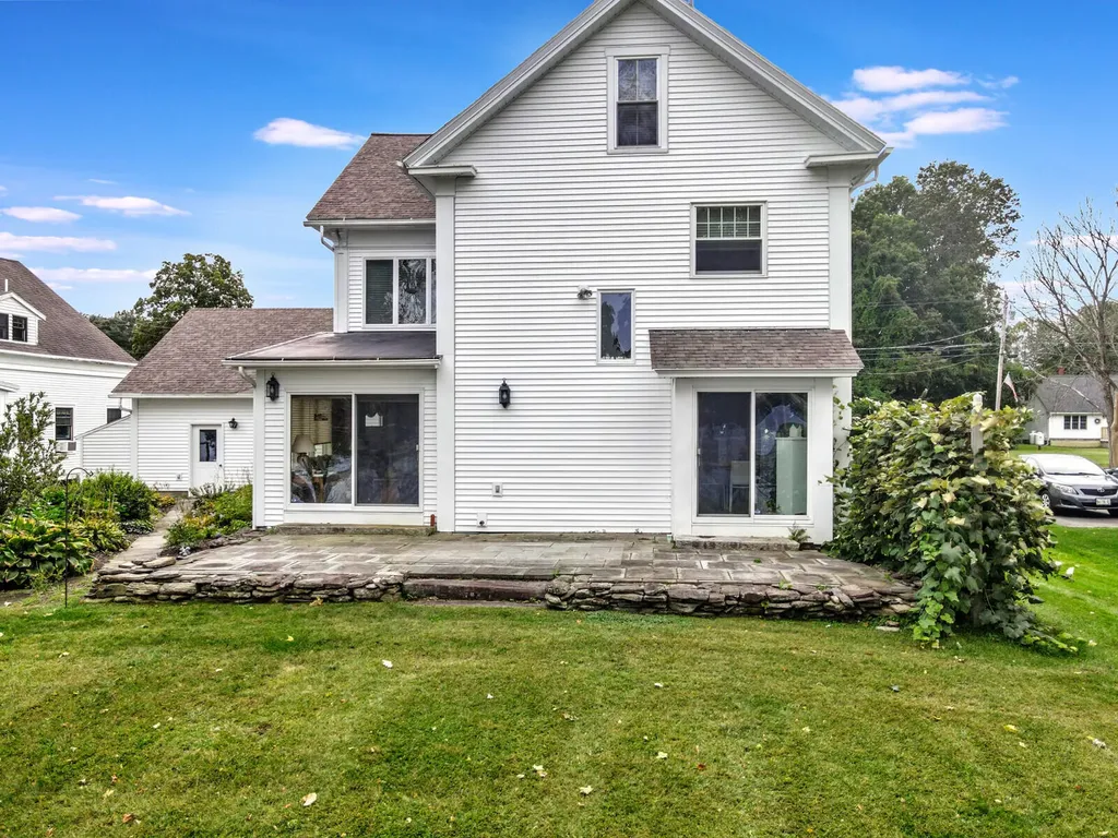 553 Main Street Wayne ME 04284