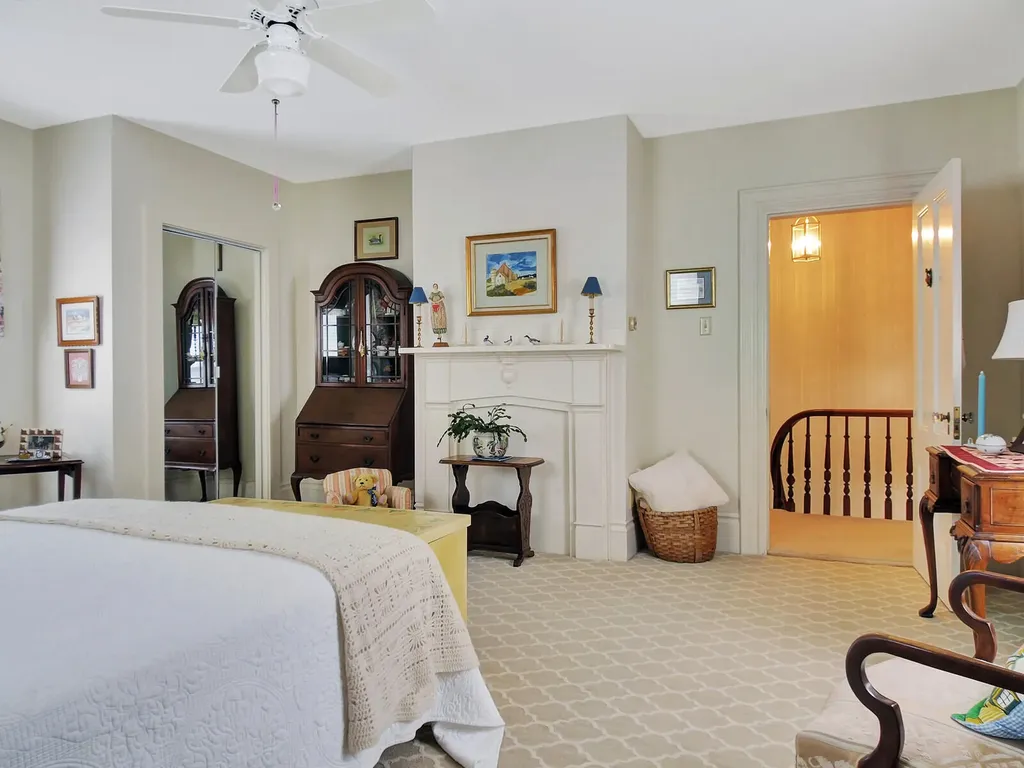 553 Main Street Wayne ME 04284