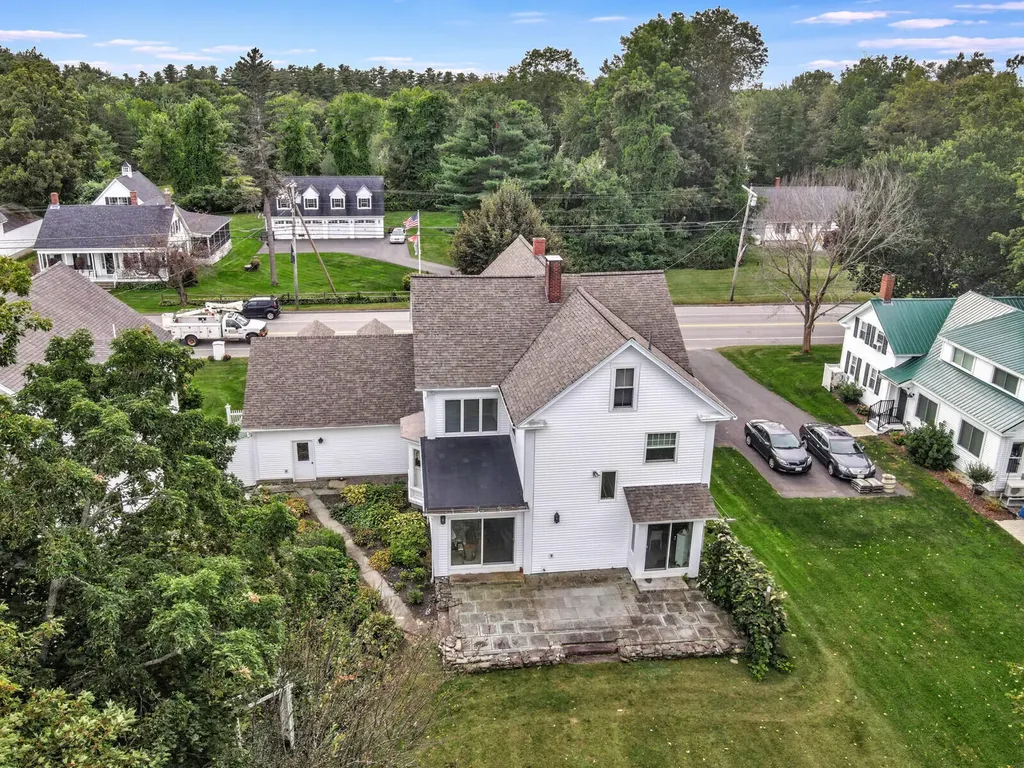 553 Main Street Wayne ME 04284