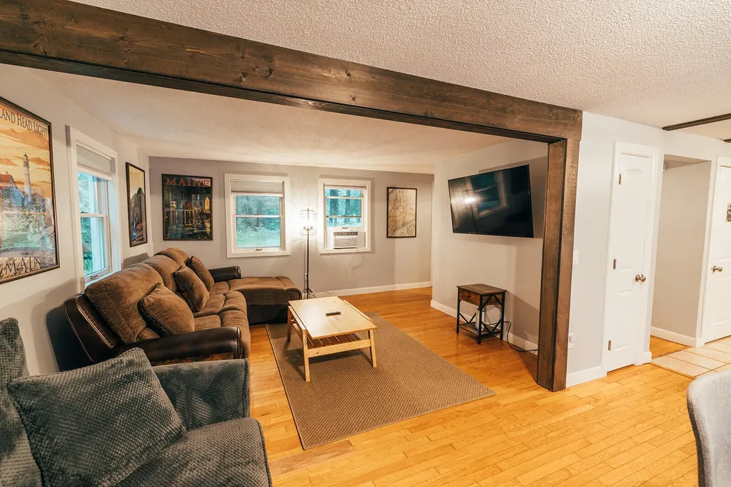 8 Evergreen Drive Freeport ME 04032