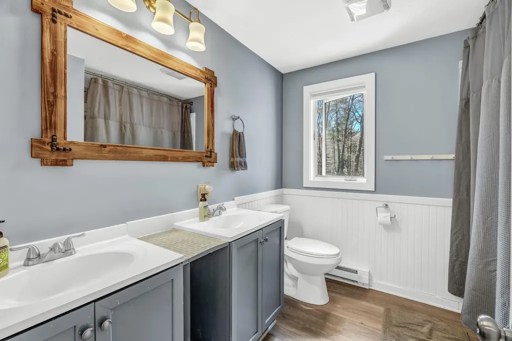 8 Evergreen Drive Freeport ME 04032