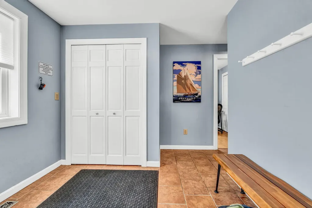 8 Evergreen Drive Freeport ME 04032