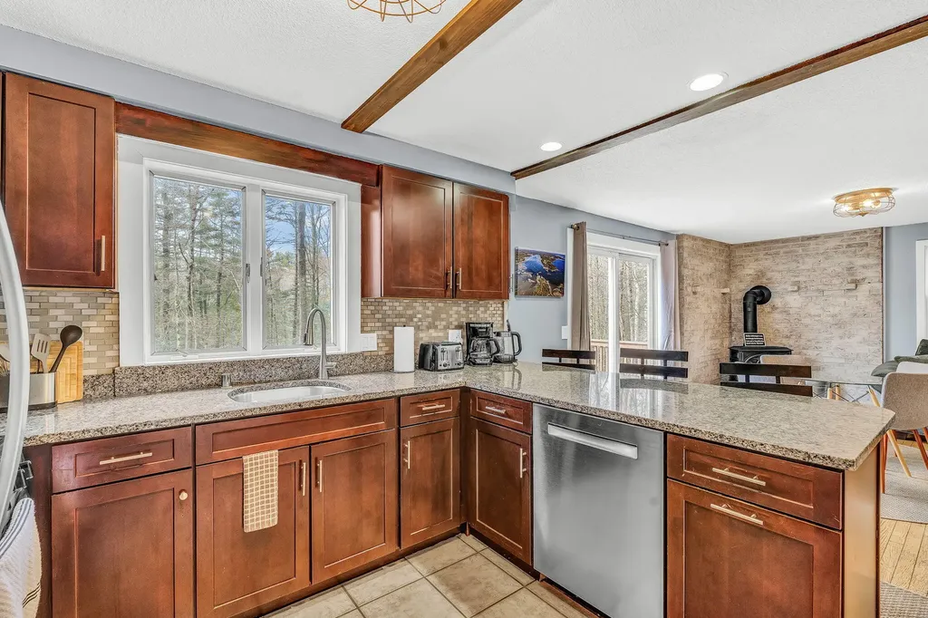 8 Evergreen Drive Freeport ME 04032