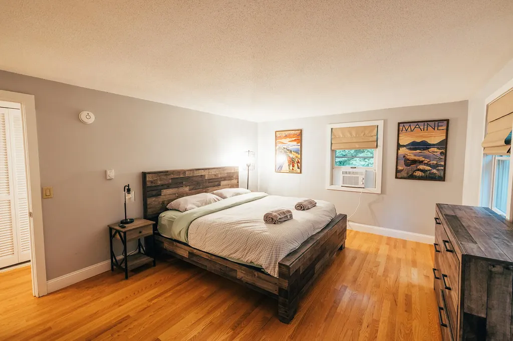 8 Evergreen Drive Freeport ME 04032