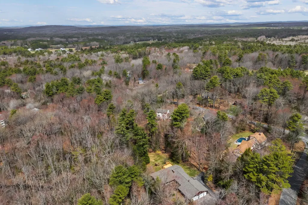 8 Evergreen Drive Freeport ME 04032