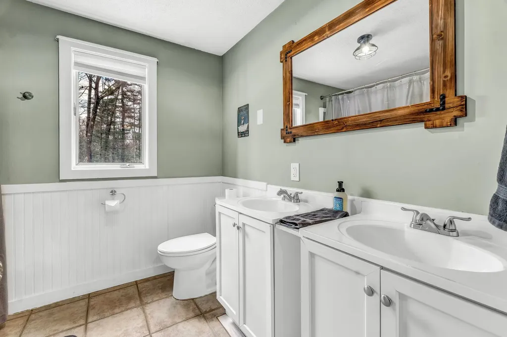8 Evergreen Drive Freeport ME 04032