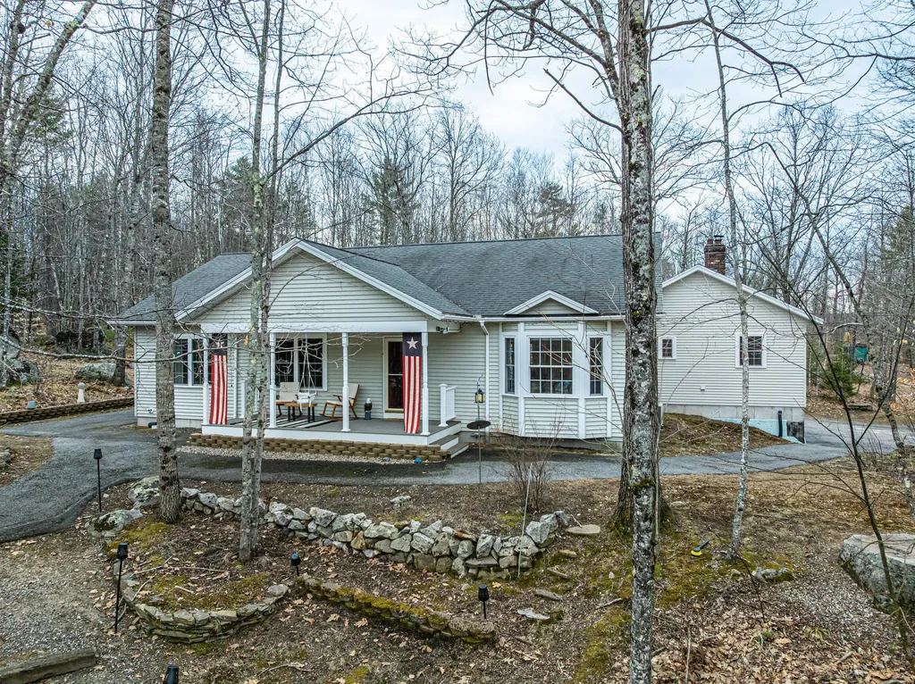 179 Egypt Road Raymond ME 04071