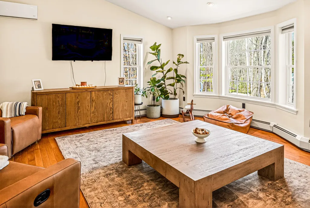 179 Egypt Road Raymond ME 04071