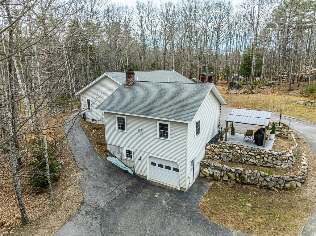 179 Egypt Road Raymond ME 04071