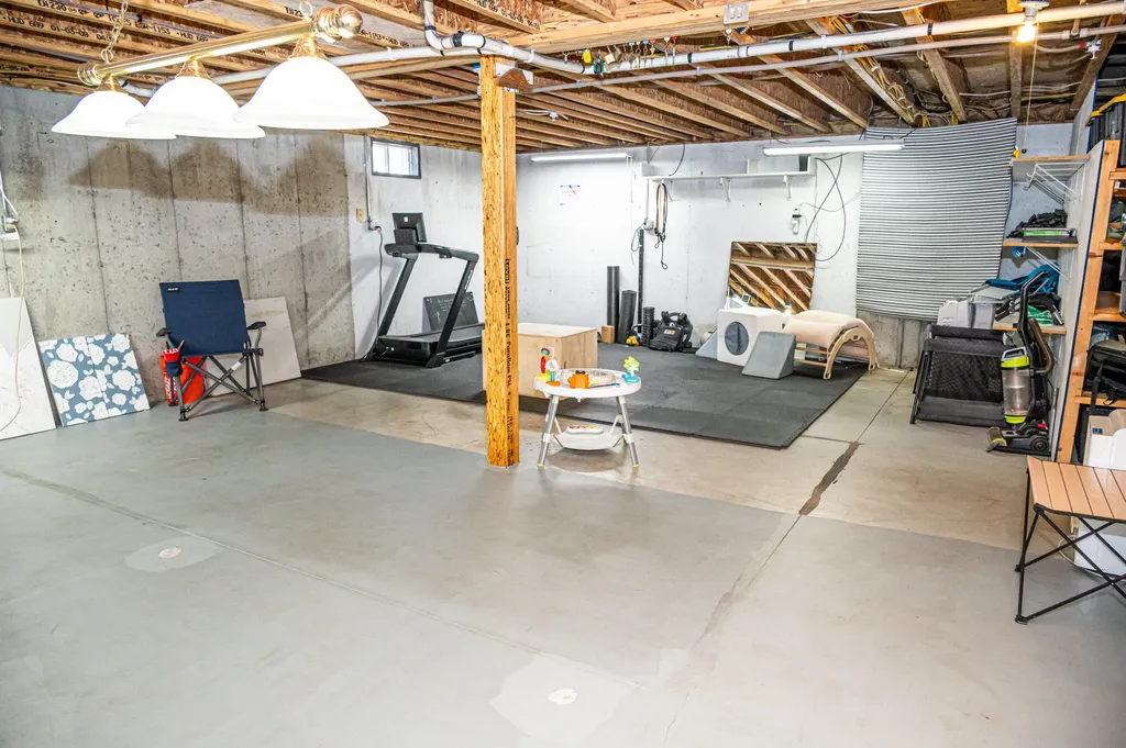 179 Egypt Road Raymond ME 04071