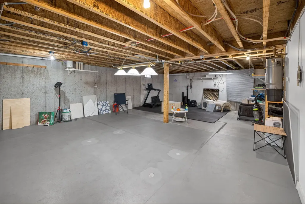 179 Egypt Road Raymond ME 04071