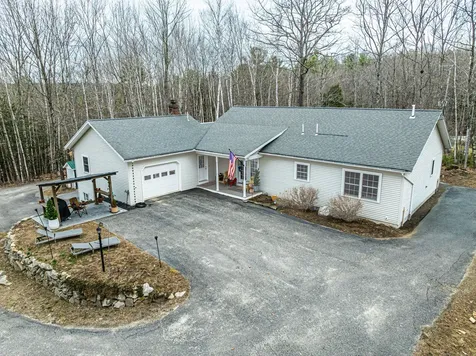 179 Egypt Road Raymond ME 04071