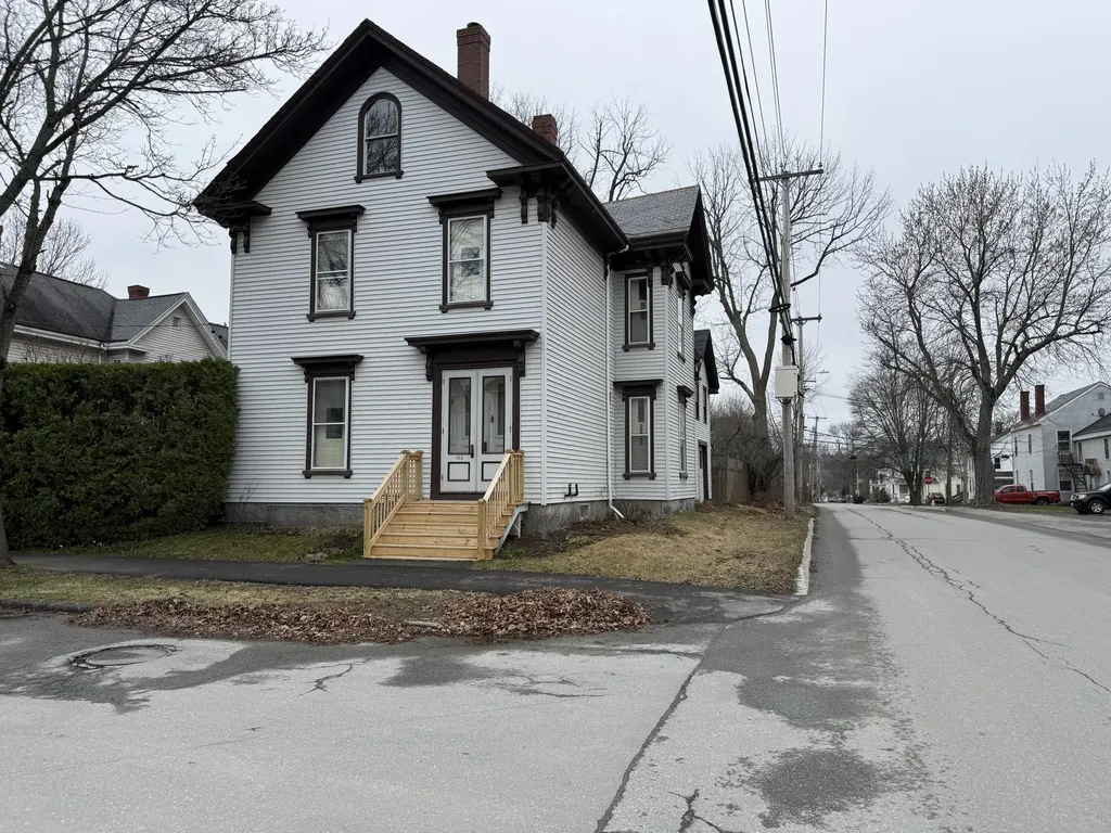 126 Grove Street Bangor ME 04401