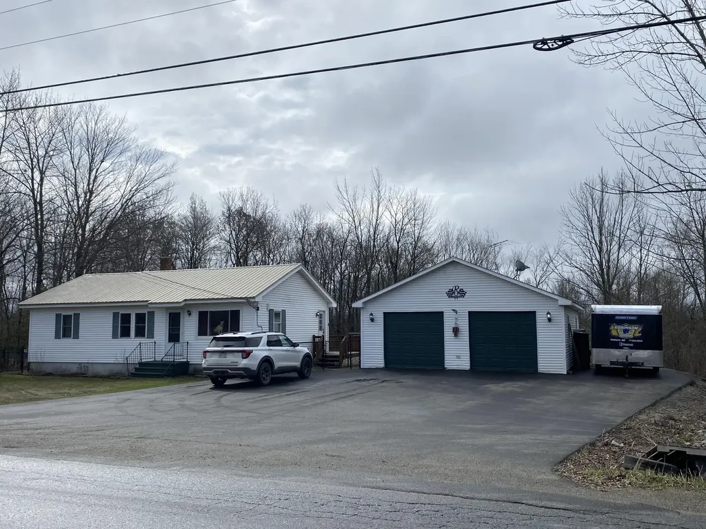 621 Lang Hill Road Palmyra ME 04965