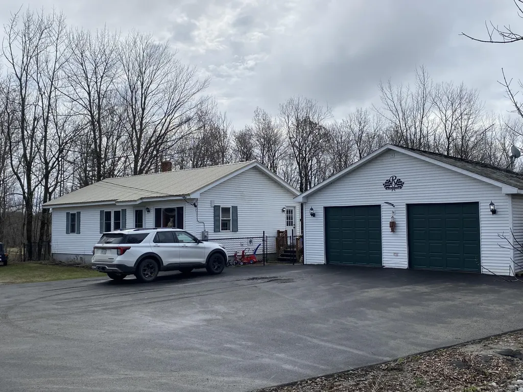 621 Lang Hill Road Palmyra ME 04965