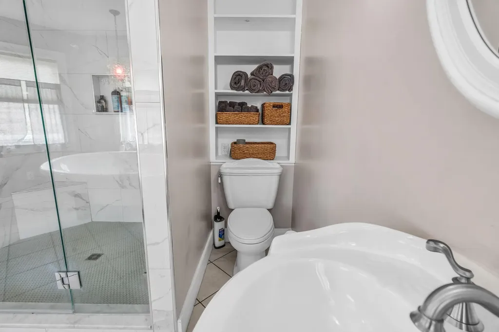 2080 Lakeview Road Lake View Plt ME 04463