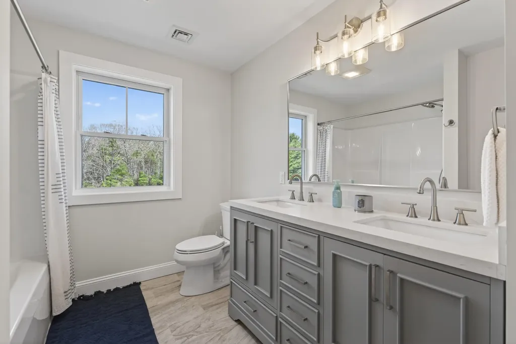 31 Stretch Lane Arundel ME 04046