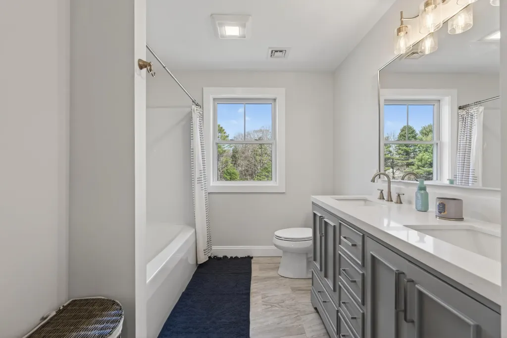 31 Stretch Lane Arundel ME 04046
