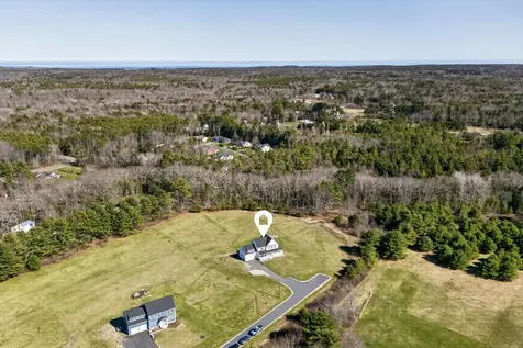 31 Stretch Lane Arundel ME 04046