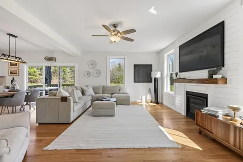 31 Stretch Lane Arundel ME 04046