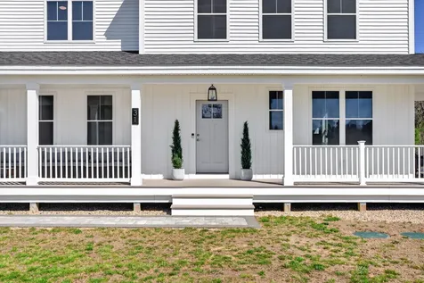 31 Stretch Lane Arundel ME 04046