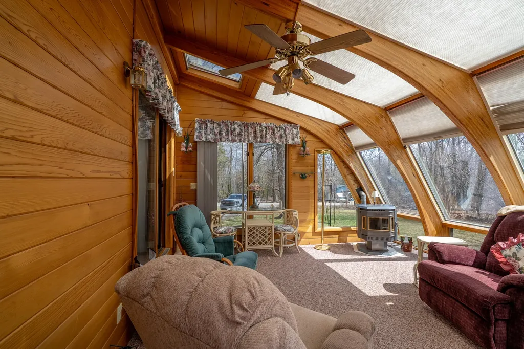 1522 Pushaw Road Glenburn ME 04401