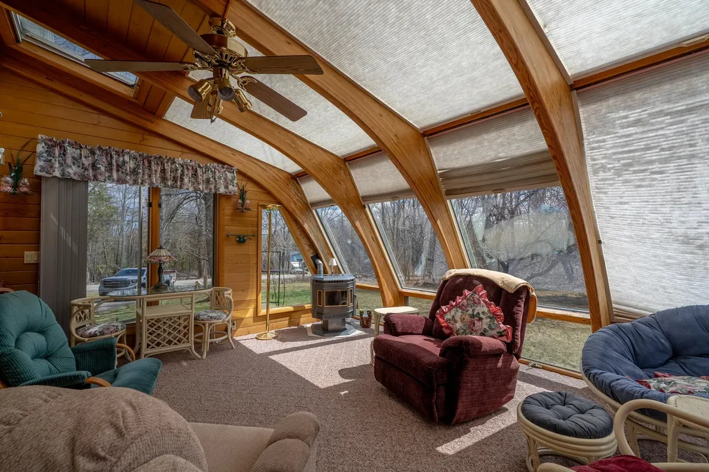 1522 Pushaw Road Glenburn ME 04401