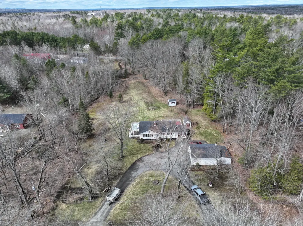 1522 Pushaw Road Glenburn ME 04401