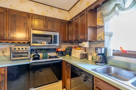 1522 Pushaw Road Glenburn ME 04401