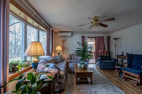 1522 Pushaw Road Glenburn ME 04401
