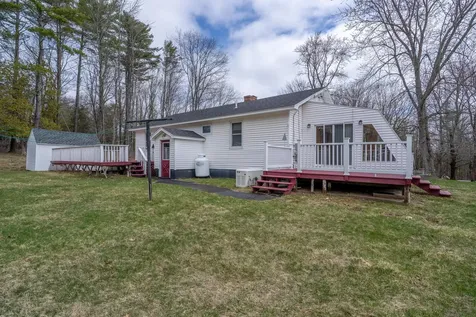 1522 Pushaw Road Glenburn ME 04401