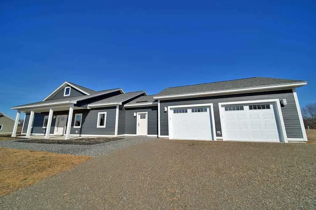 9 Lilac Lane Houlton ME 04730