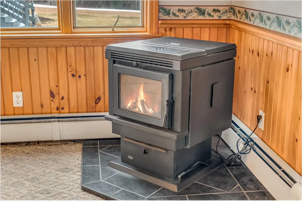 90 Levesque Mill Road Ashland ME 04732